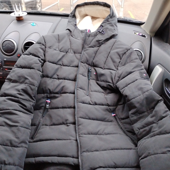 Brand new Tommy hilfiger jacket - Picture 6 of 11